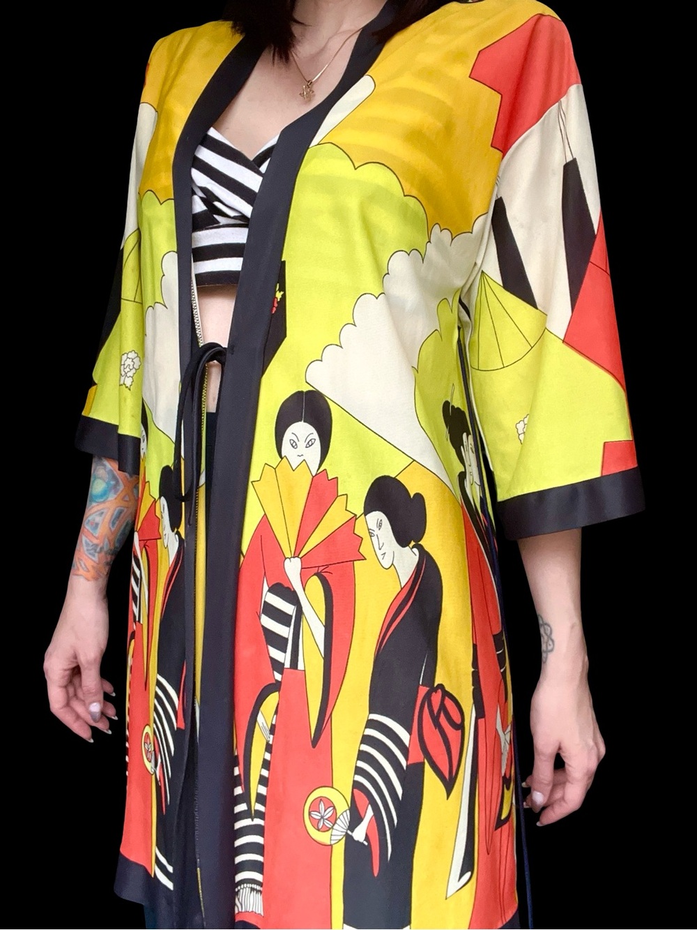 Vintage 1960's Japanese Geisha Novelty Print Pop Art Geometric Kimono Jacket